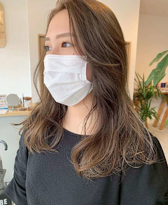 ベージュ系カラー×ハイライト