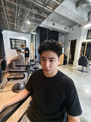 スパイキーパーマ