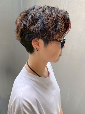 スパイラルパーマ ハイライト ブラウンカラー 強めパーマ