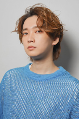 センターパート　ウルフ　メンズ