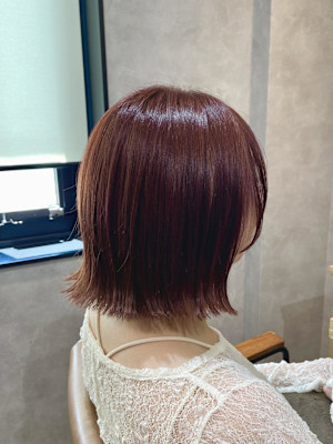 外ハネのボブスタイル