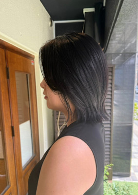 黒髪でも重たく見せない、夏の透明感レイヤー