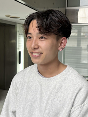 ブルーブラック　フェザーパーマ　サーフカール　センターパート