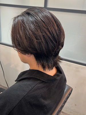 ブルーブラック　フェザーパーマ　サーフカール　センターパート