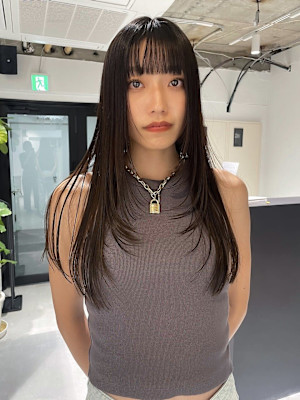 レイヤーカットフェイスレイヤーアッシュグレージュ顔周り前髪