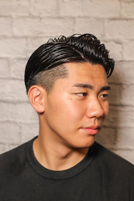 ツーブロ、ジェルできっちりスタイル