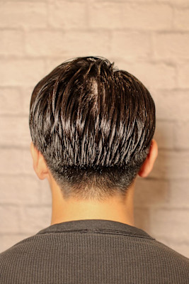 ツーブロ、ジェルできっちりスタイル