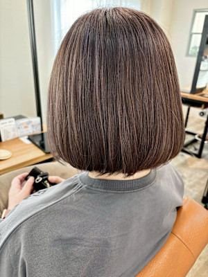 白髪ぼかしハイライトボブ