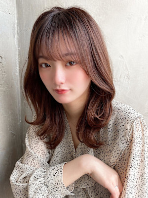 30代40代に人気後れ毛がかわいいくびれヘアシャギーレイヤー