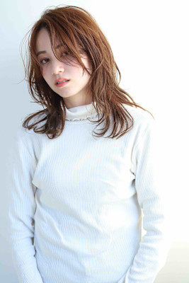 セミロングレイヤー