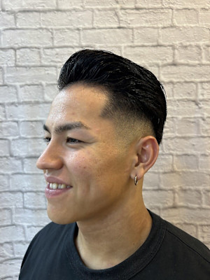 落ち着いた大人のスキンフェード！【新宿/理容室／バー バー】