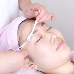 黄金比の眉デザイン＆透明感アップおでこシェービング