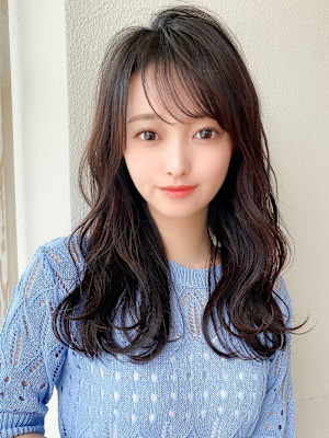 暗髪で出せるこなれ感！フェイスレイヤー×ナチュラルセミロング