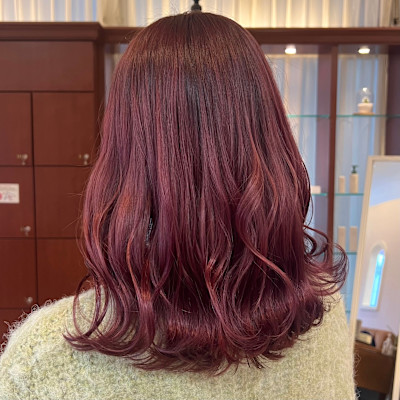 stylist橋本海が作るワインレッドカラー