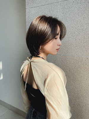 つや感×くびれ美人ナチュラルショート　