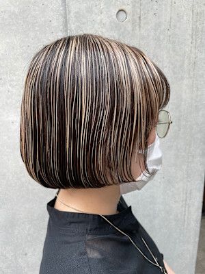 上質×抜け感。洗練された大人の“筋感ボブ”