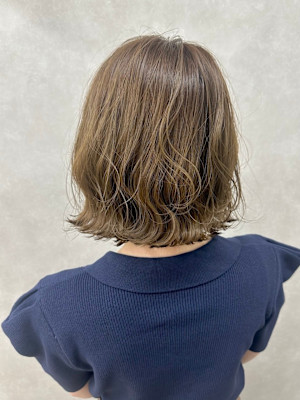 カーキベージュカラー×外ハネボブ/札幌大通駅個室美容室