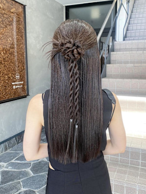 ケイ＊ヘアセット　ハーフアップ　カチモリ