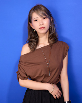 Smoky Mode｜グレーは魅力のかたち。レイヤー×透明感