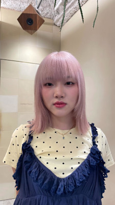 ほんのりくすみ感のあるホワイトピンク