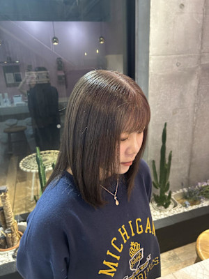 オリーブベージュ