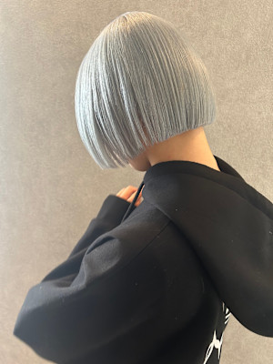 福井　大和田　ハイトーンボブ　ペールブルー　水色カラー