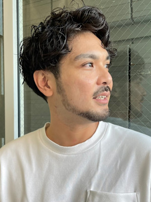 大人男性◎ツーブロックセンターパートスタイル