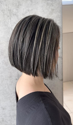 コントラストハイライト/白髪ぼかしハイライト/ボブカット