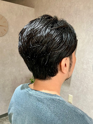 毛量調整でスッキリとした清潔感重視のヘアスタイル