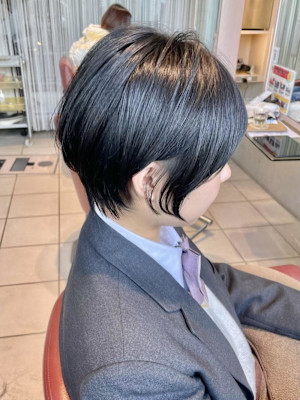 軽やかショートで垢抜け