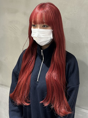 チェリーレッド/赤髪/ぱっつん前髪/ブリーチオンカラー