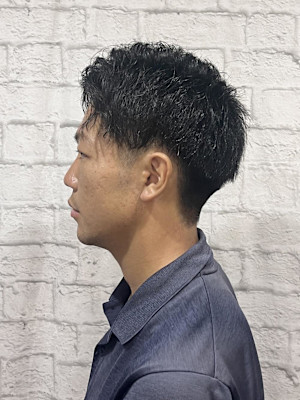 メンズ／ツーブロ／刈り上げ／アップバング／パーマ