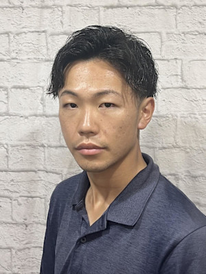 メンズ／ツーブロ／刈り上げ／アップバング／パーマ