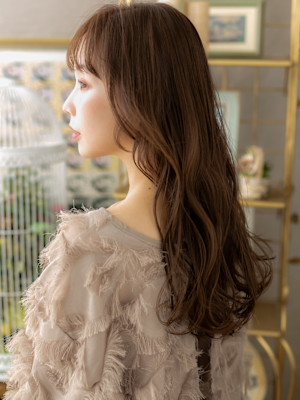 シースルーバングニュアンスパーマ抜け感ヘア　くすみベージュ