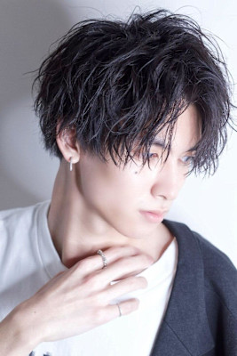 色気バングセンターパートツイストスパイラル