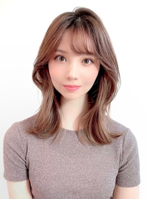 ロングレイヤー/ホワイトグレージュ/美肌カラー韓国風くびれ巻