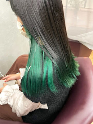 ビビットカラーでお洒落度アップ♪インナーグリーン