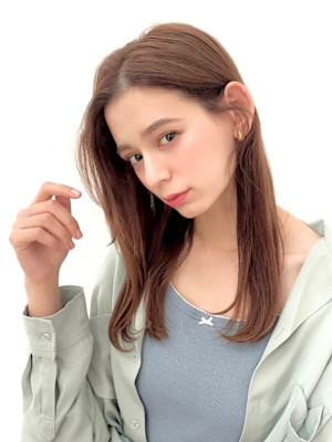 ロングレイヤーグレージュカラー透明感ベージュ20代30代40