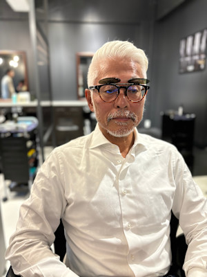 海外イケオジポンパドール