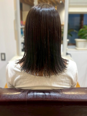 外ハネ グレージュ 透明感カラー 艶髪 髪質改善 20代