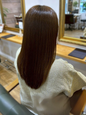 オリーブベージュ 髪質改善 艶トリートメント ストレート