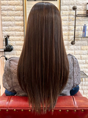 オリーブベージュ 髪質改善カラー 艶髪ロング 縮毛矯正