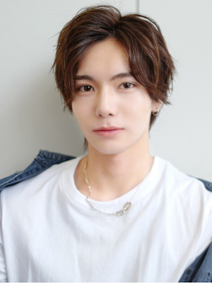 かきあげメンズショート/センターパート毛流れパーマ/コンマヘ