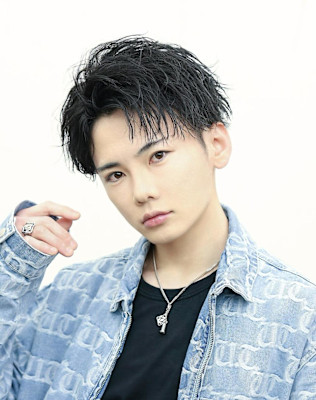 ソフトツイスト アップバング ショート