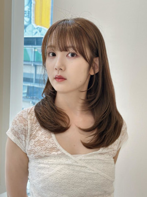 韓国　レイヤーカット　 顔まわりカット　ベージュカラー
