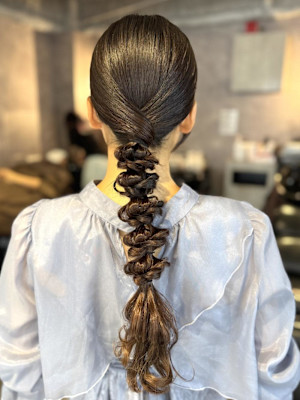 《鈴木茉奈》編みおろしヘア/お呼ばれヘア/結婚式