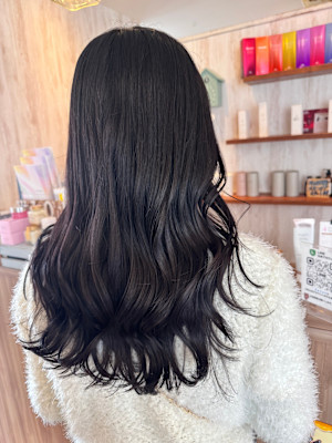 ダークブラウンカラ―似合わせカットセミロング