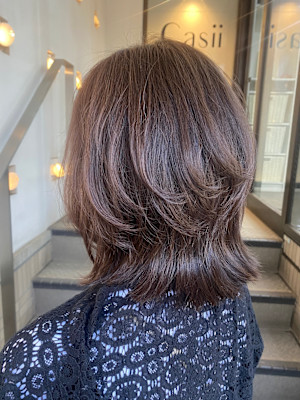 くびれボブレイヤースタイル