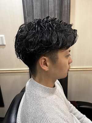 爽やかアップバング＋ゆるめパーマ