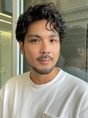 大人男性◎ツーブロックセンターパートスタイル